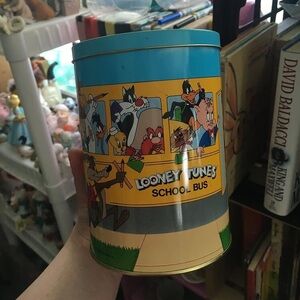 1990 Looney T U N E S bus tin